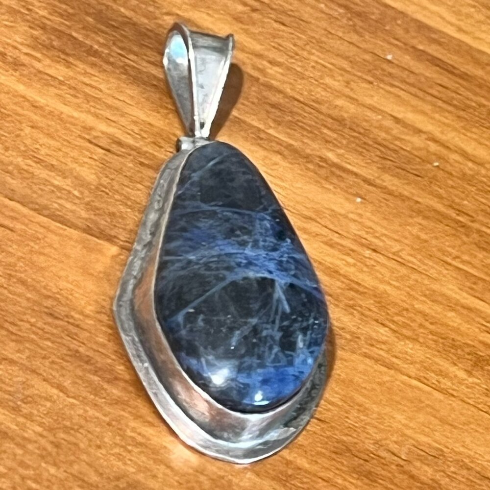 Beautiful blue 💙 stone set in 925 silver pendant handcrafted in Mexico
